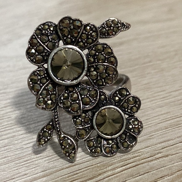 Fossil Silver Black Flower Ring Hematite Stones Marcasite Shimmery Whimsical - Picture 14 of 15